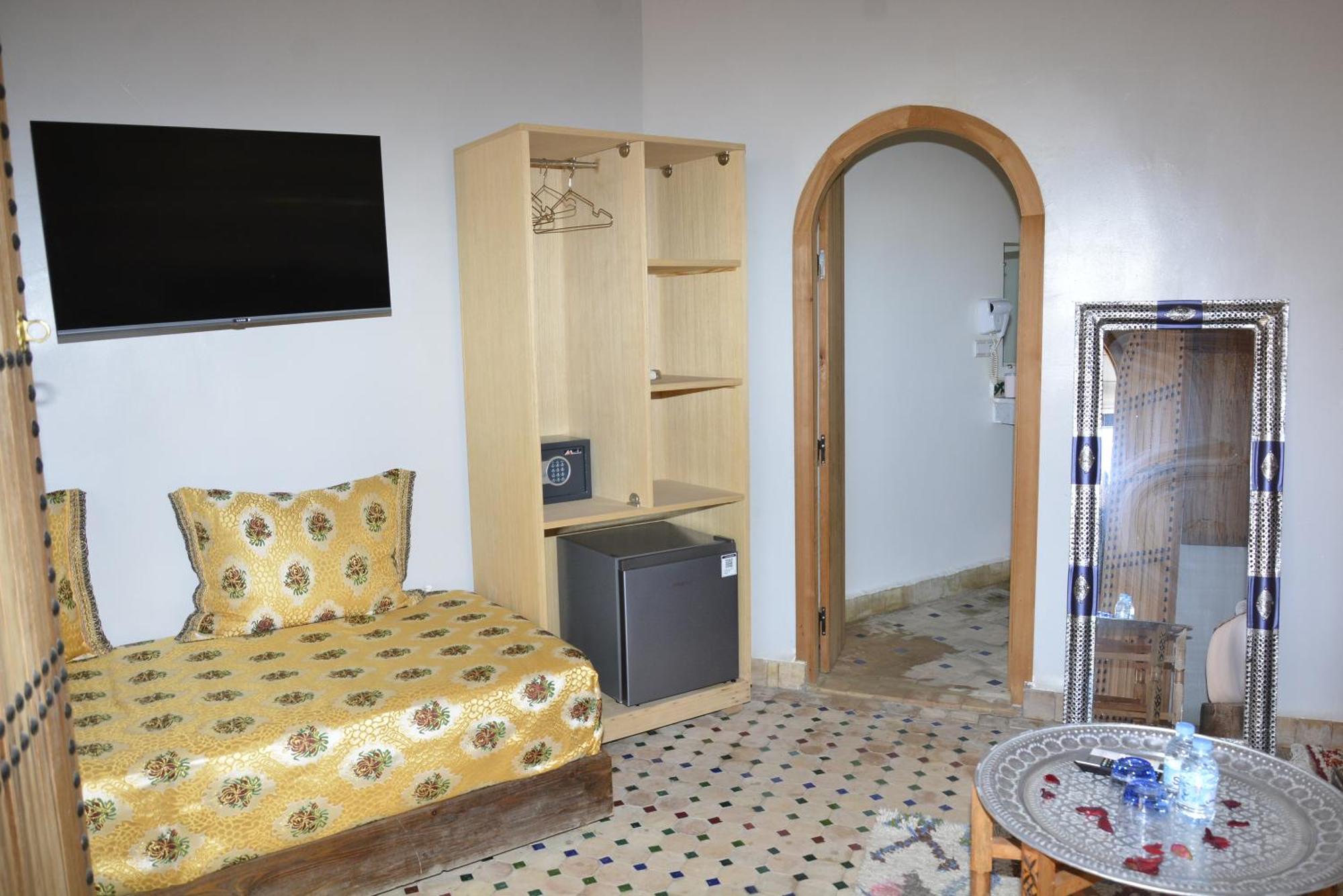 Riad Fes Colors & Spa - Family Lodging Exteriör bild